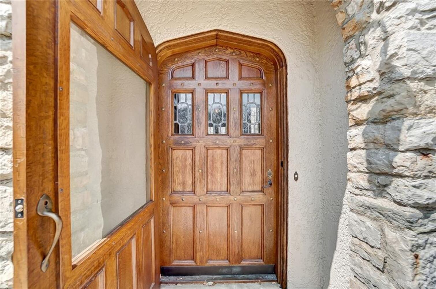 PHOTOS: Oakwood home with stunning views of Hawthorn Hill on market for $1.2 million
