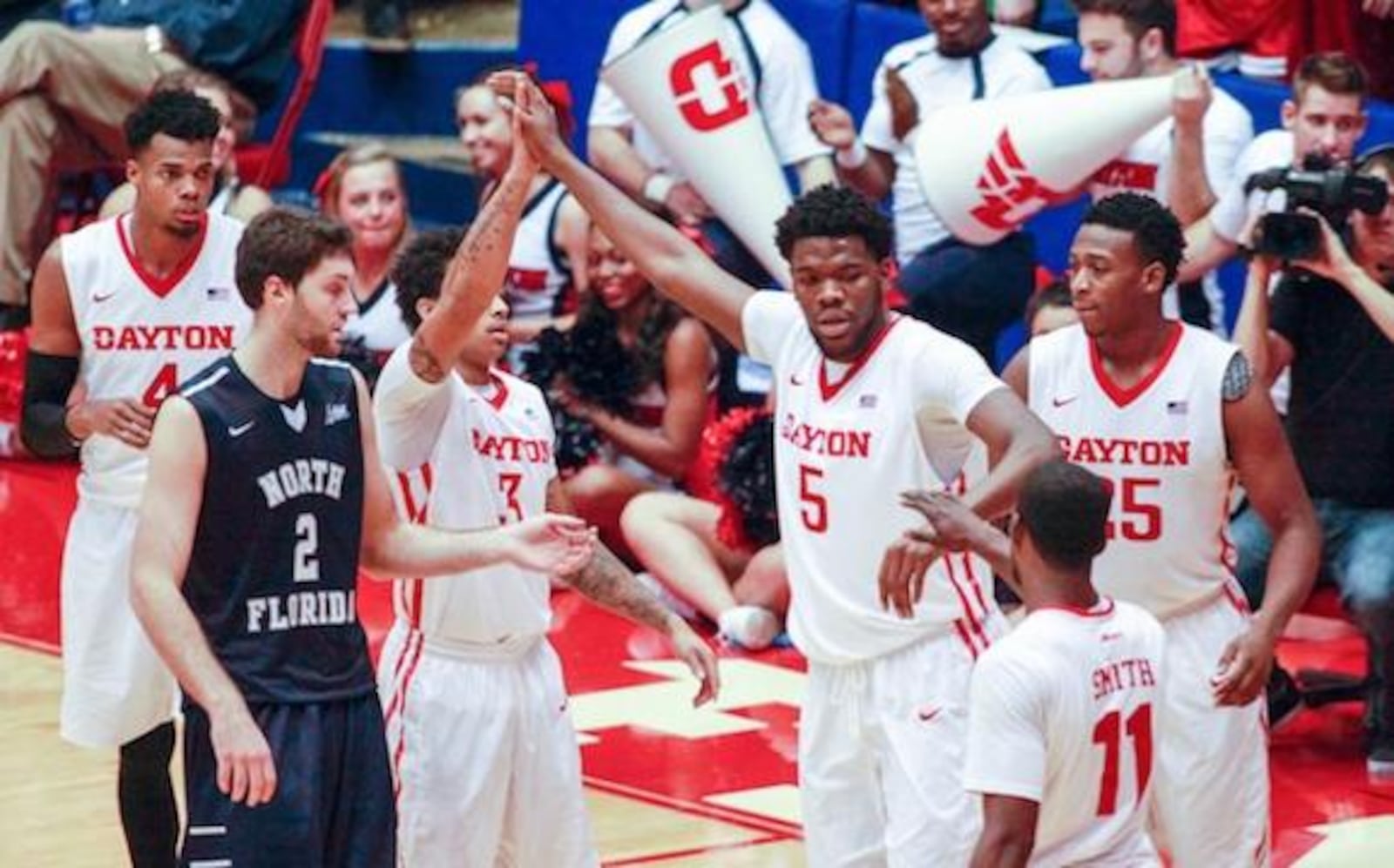 Dayton Flyers seniors remember Steve McElvene