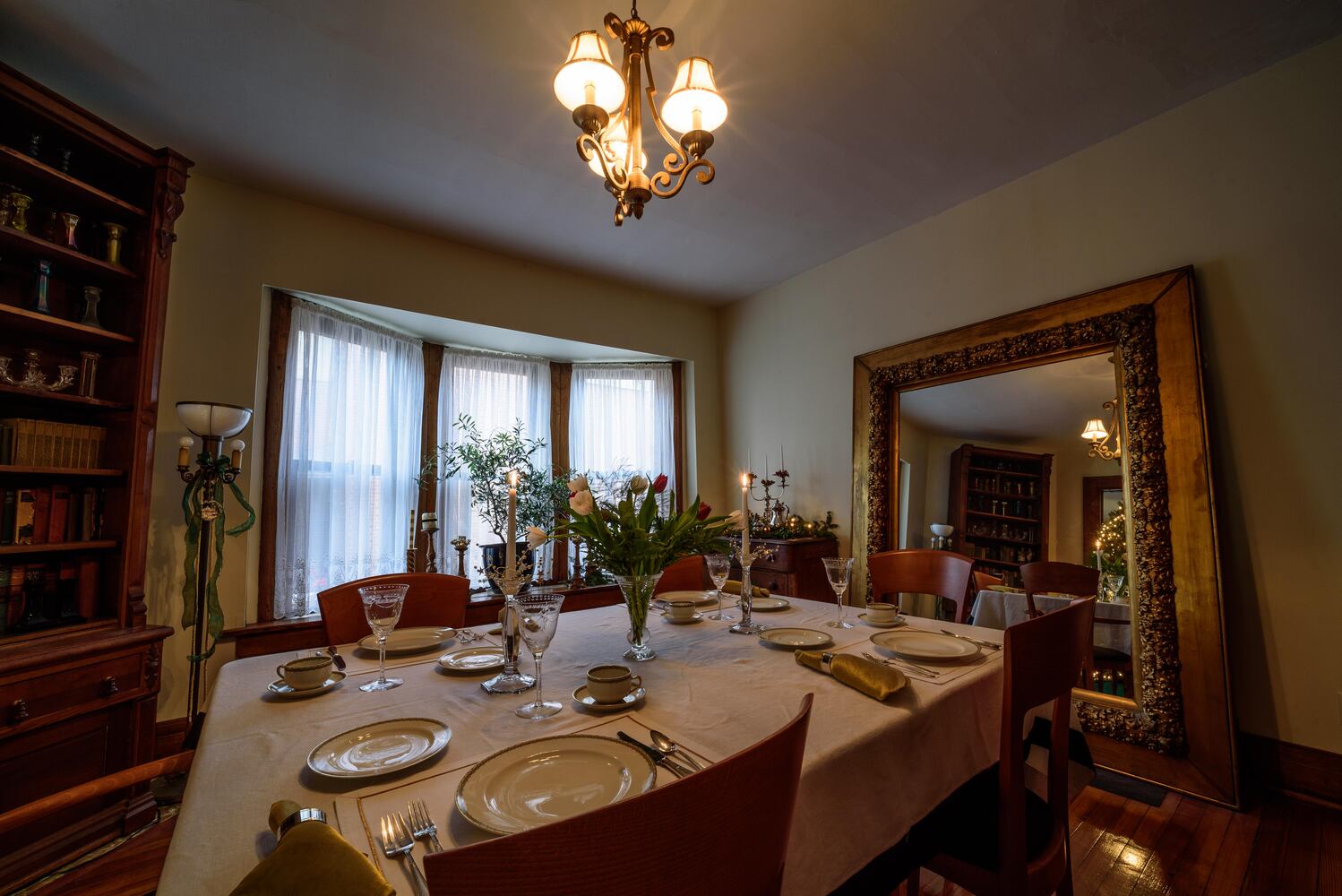 PHOTOS: The Oregon Historic District’s Virtual Grand Holiday Tour of Homes