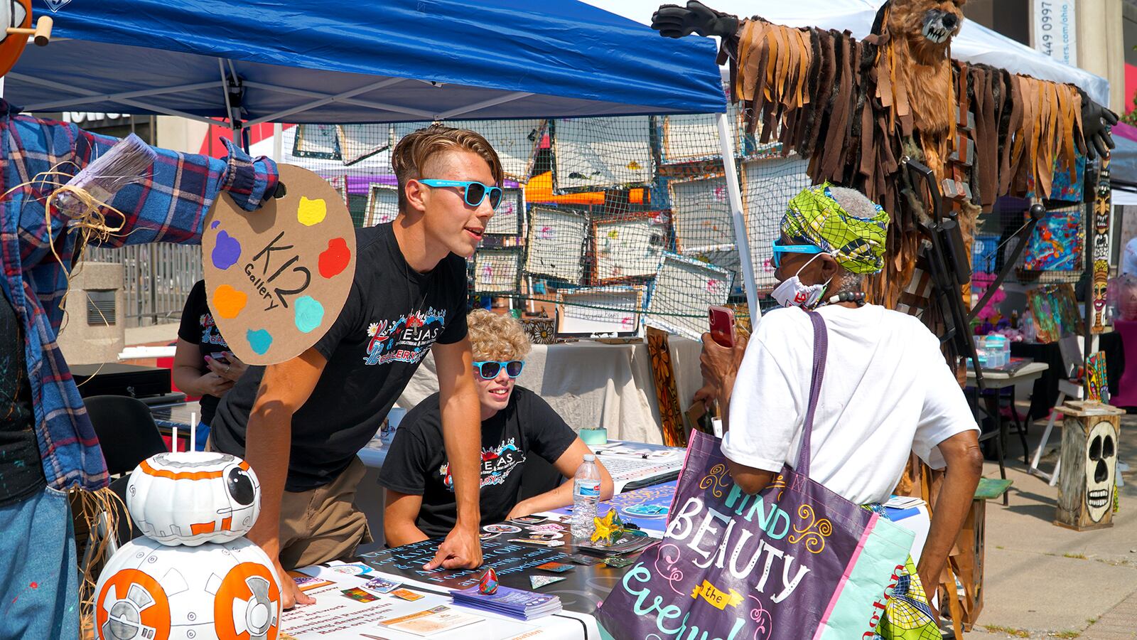 The AES Ohio Summer in the City signature event, Art in the City, returns to downtown Dayton on Saturday, August 6, 2022. Over 300 artists will be stationed around downtown’s core to celebrate the visual and performing arts through performances, demonstrations, hands-on projects, a Juried Art Show, Artisan Market and more.