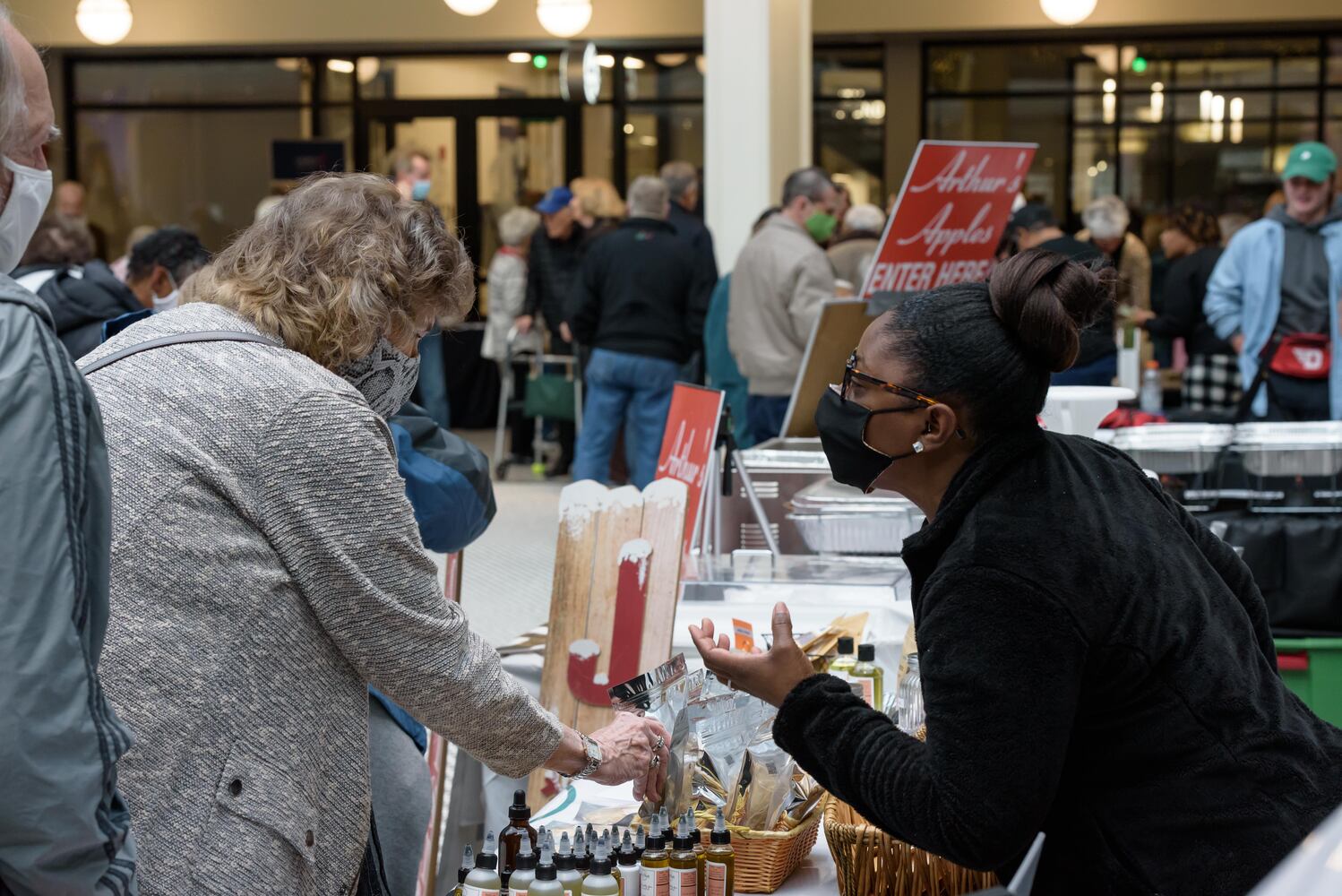 PHOTOS: Holly Days returns to the Dayton Arcade for the first time in 28 years