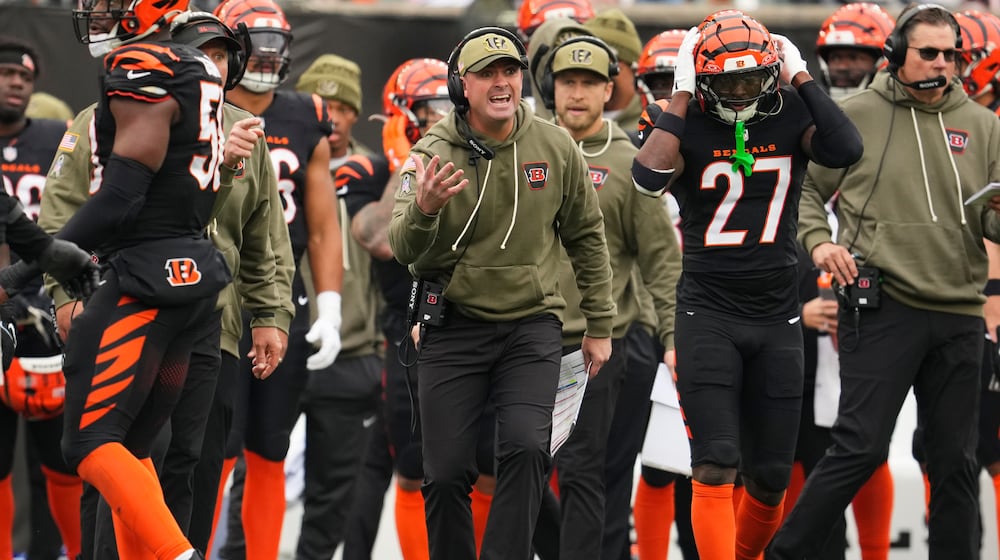 Cincinnati Bengals head coach Zac Taylor reacts to an offsides call during the first half of an NFL football game against the Chicago Bears, Sunday, Nov. 2, 2025, in Cincinnati. (AP Photo/Jeff Dean)