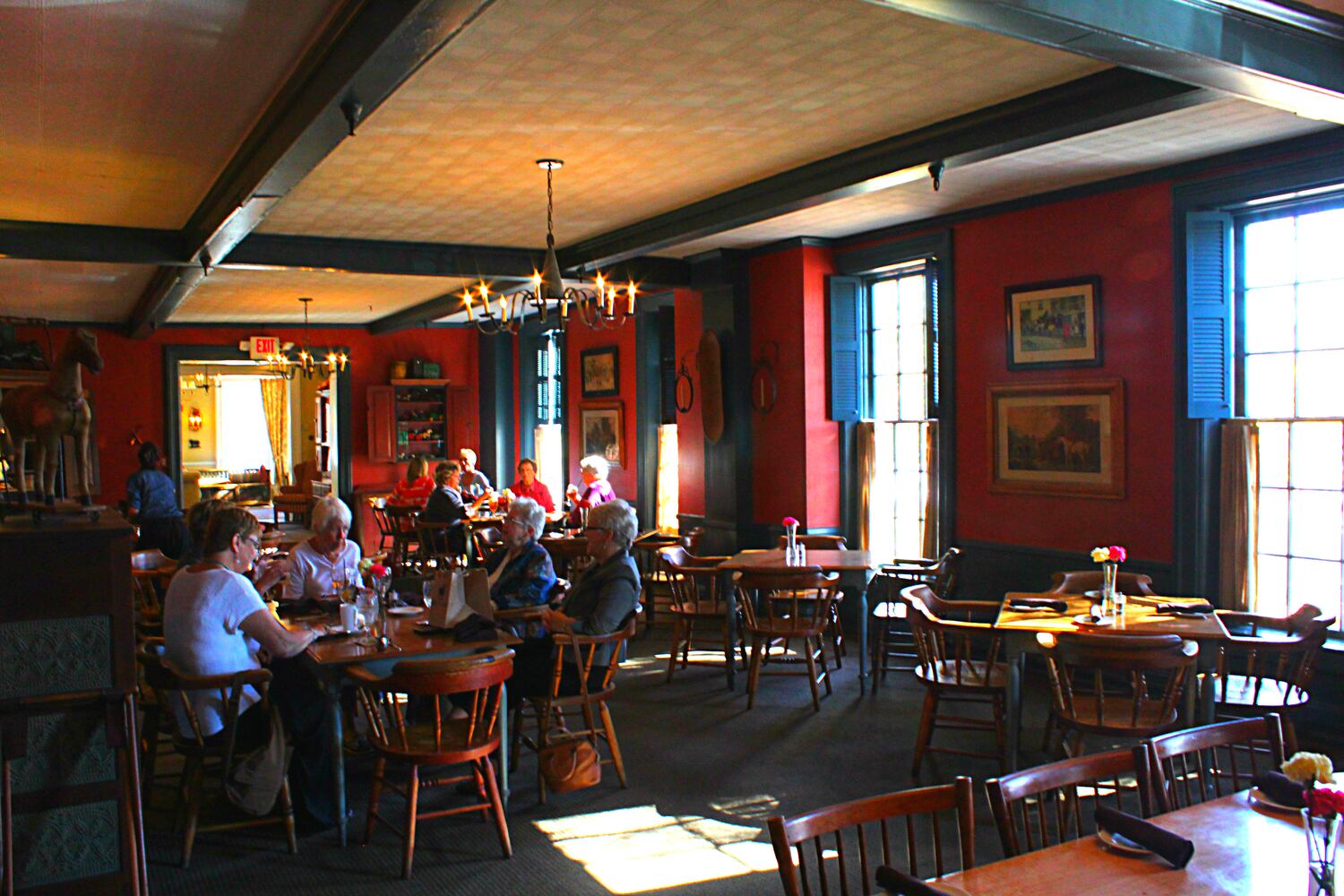 The Golden Lamb celebrates 200 years
