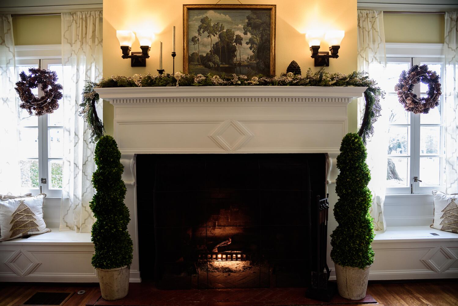 PHOTOS: Inside gorgeous Oakwood homes decorated for its very first  holiday home tour