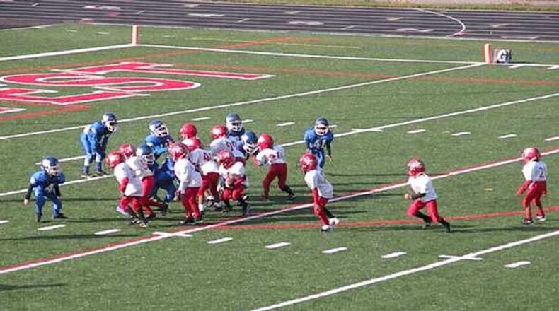 The Trotwood-Madison Pee Wee Rams beat the Hamilton Blue, 6-0.