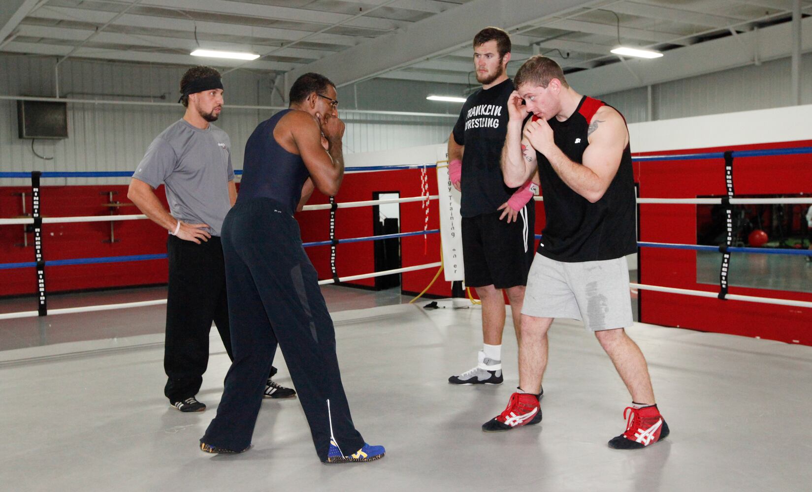 Area fighters boxing to benefit vets