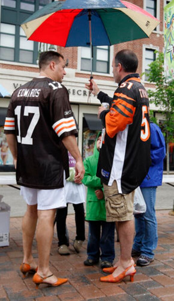 Hunks in Heels race at The Greene