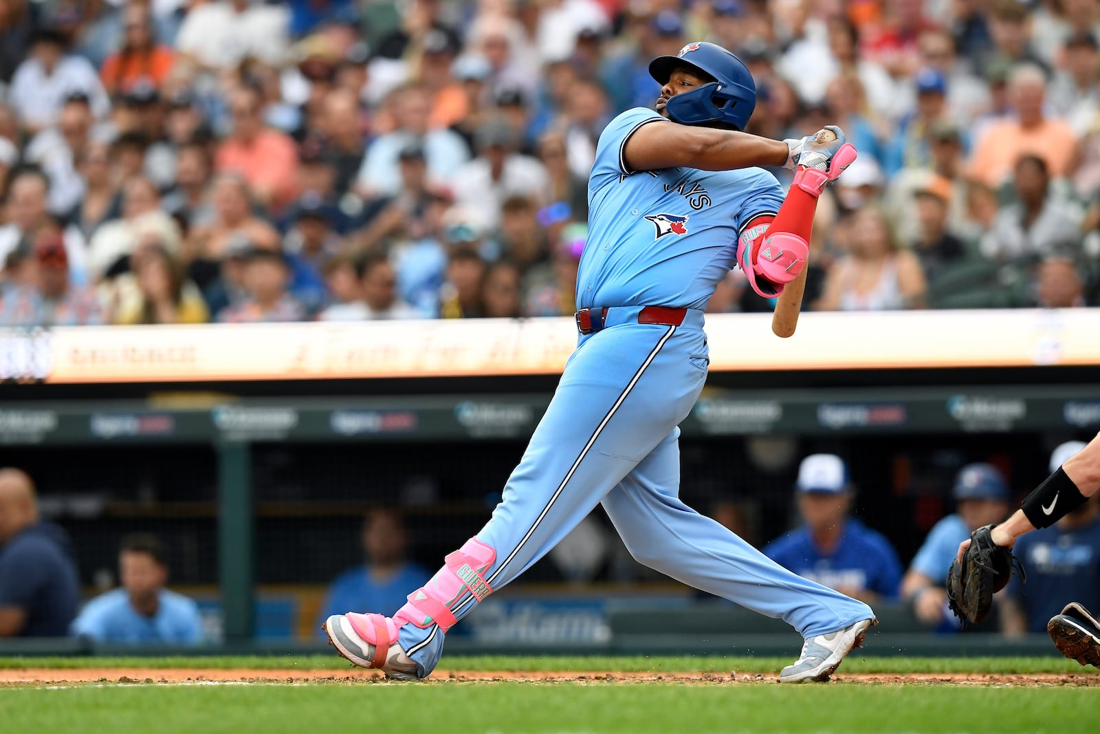 Toronto Blue Jays' Vladimir Guerrero Jr. singles off Detroit Tigers starting pitcher Tarik Skubal during the fourth inning of a baseball game, Saturday, July 26, 2025, in Detroit. (AP Photo/Jose Juarez)