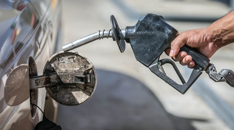 Getting gas at the Shell station at 5980 Okeechobee Blvd in West Palm Beach, Florida, April 13, 2016. (Allen Eyestone / The Palm Beach Post)