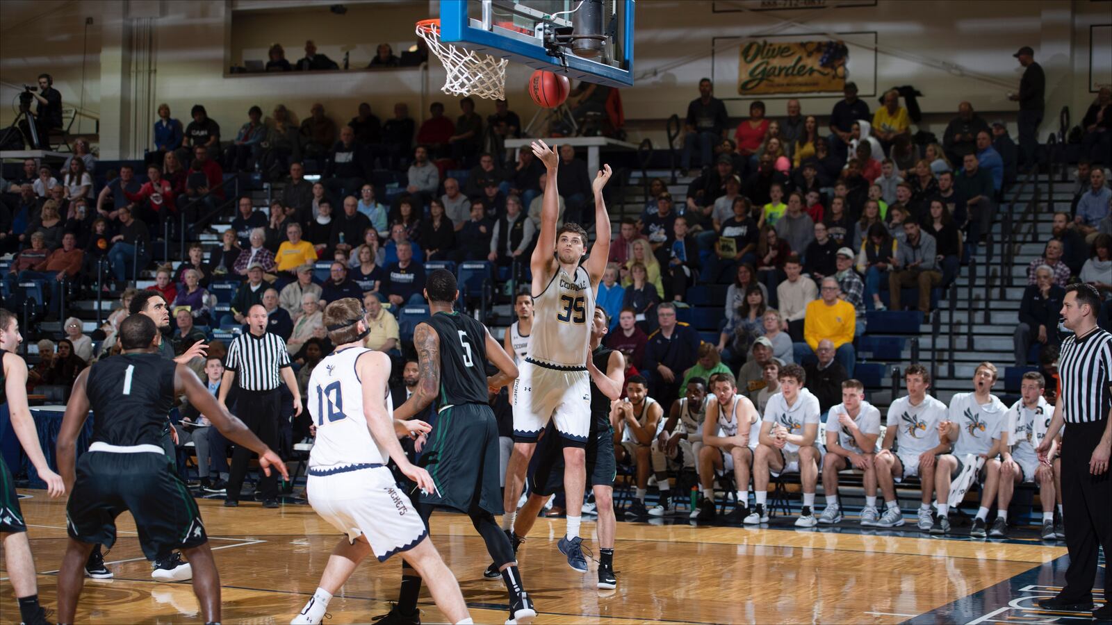 Sophomore Connor TenHove shoots on Senior Night as the Jackets roll over Lake Erie 72-52. (Photo courtesy Cedarville Athletics)
