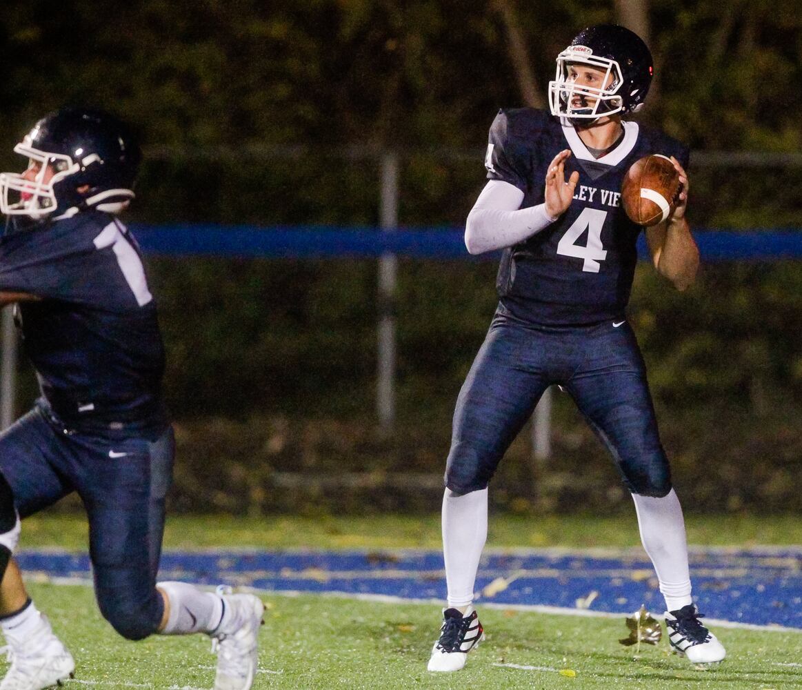 Franklin football beats Valley View Friday, Oct. 11
