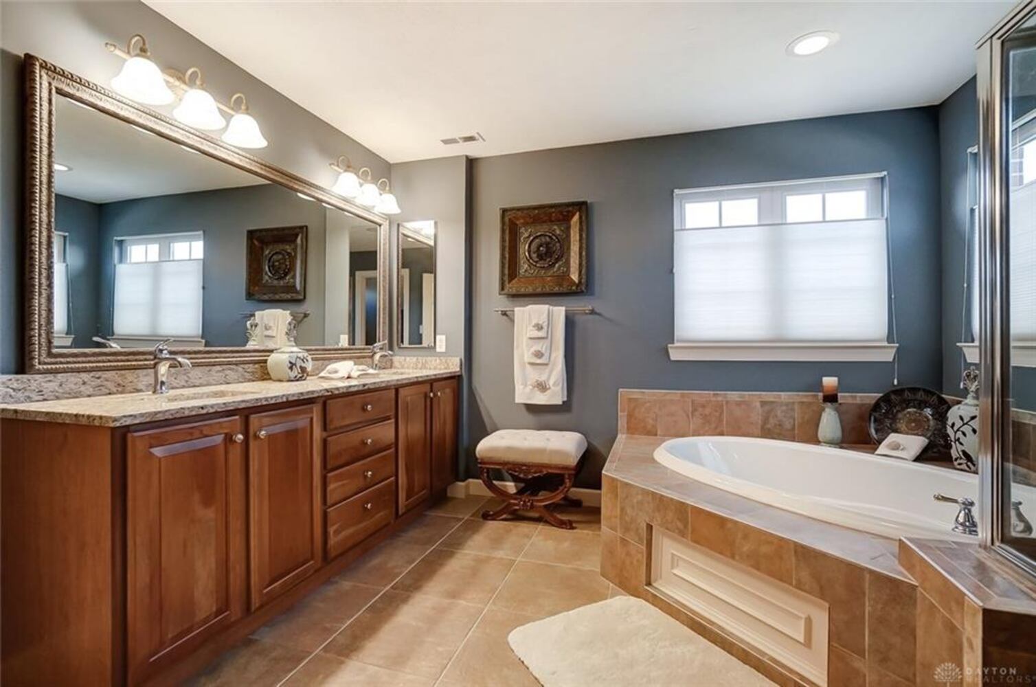 PHOTOS: Luxury Waynesville home has views of ponds