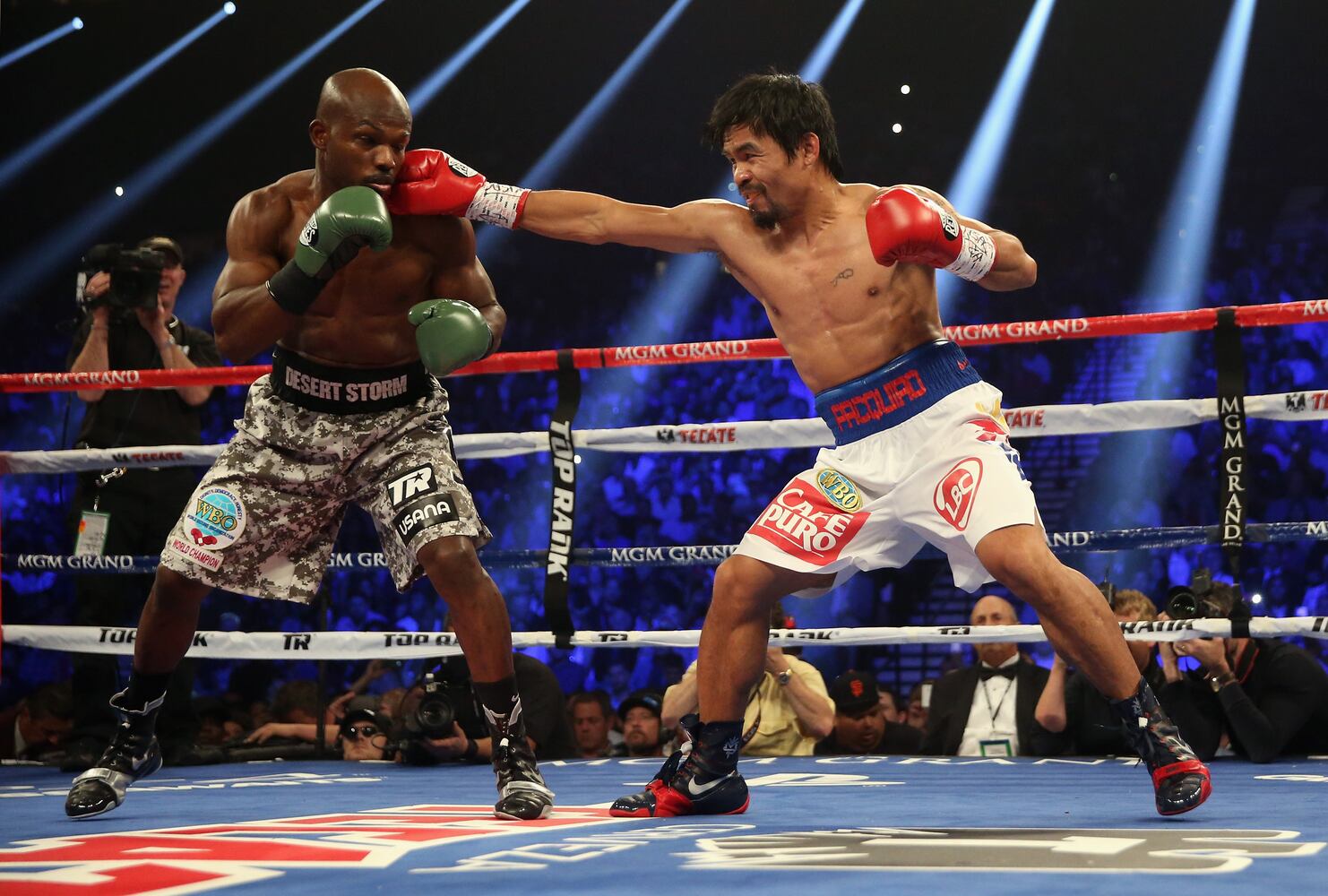 Fight for WBO welterweight title