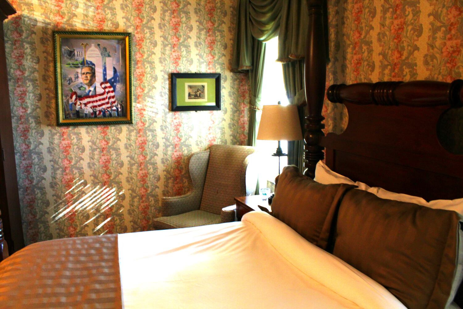 The Golden Lamb celebrates 200 years
