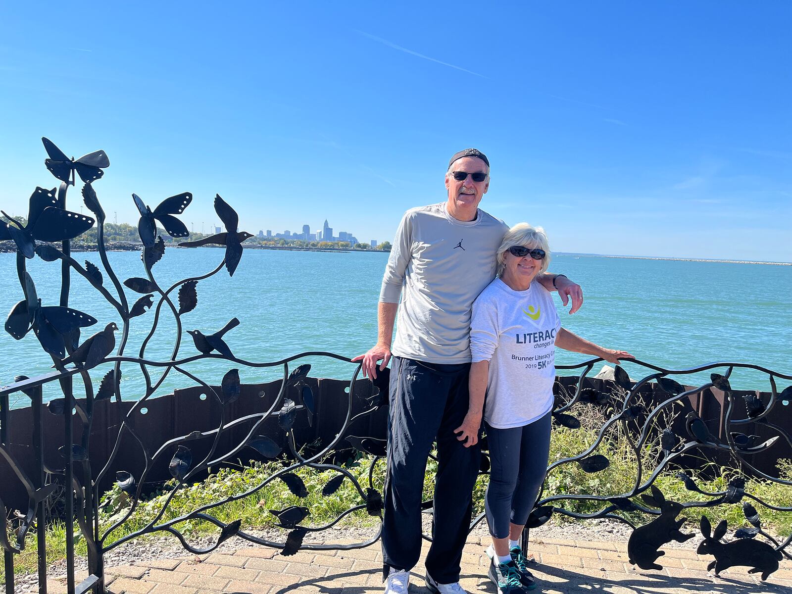 Steve (L) and Barb Hess at a lakeside Metropark in Cleveland. This visit marked their 67th visit to a park since they began their tour in 2018.