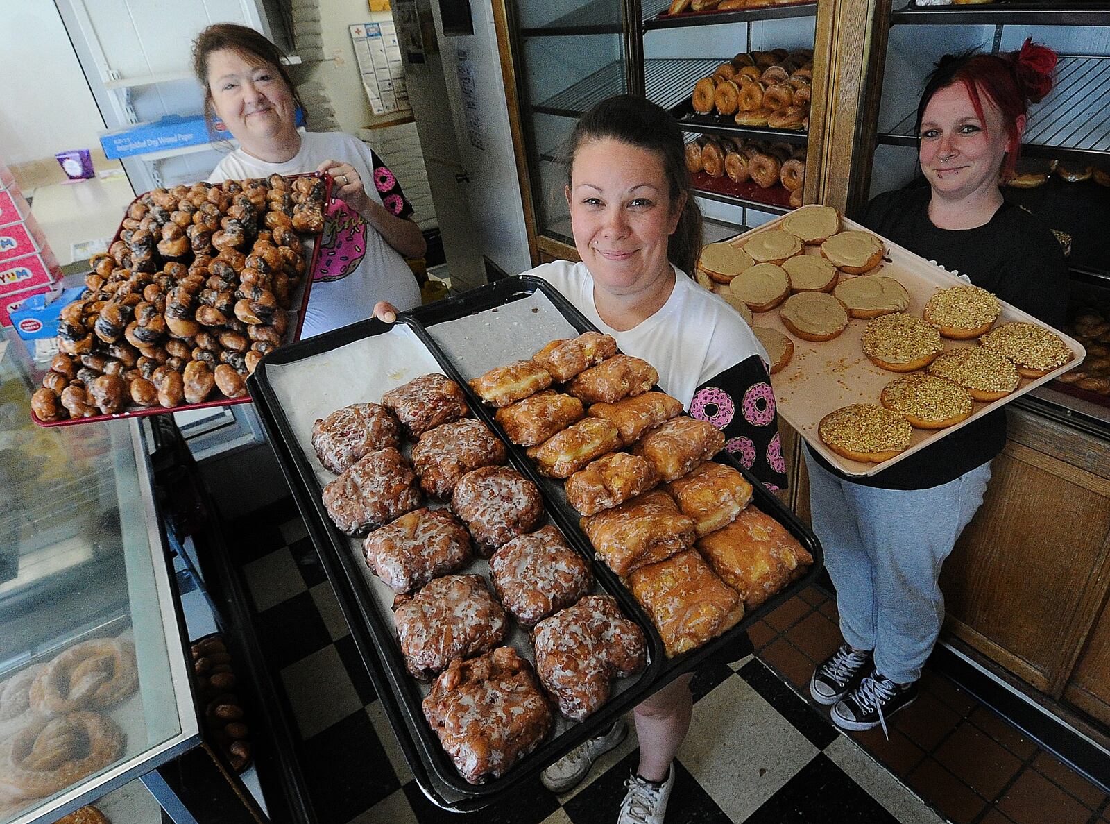 Stan the Donut Man is preparing for National Donut Day on Friday, June 7. Pictured (left to right) is Gretchen Crain, Lindsey Roberts and Ashley Cooper. MARSHALL GORBY\STAFF