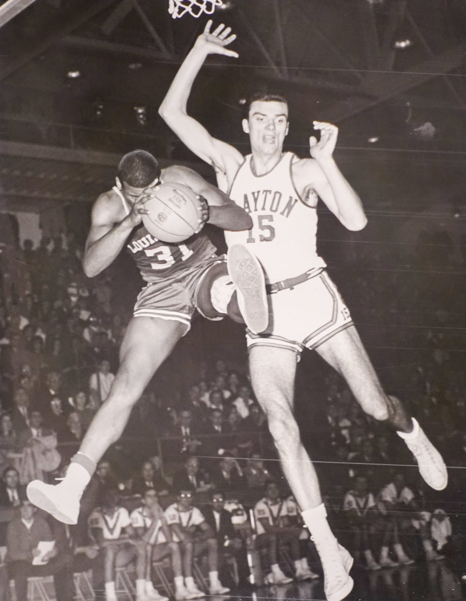 Dayton Flyers basketball. Big Henry Finkel and Louisville's Wes Unseld, Dec. 16, 1965. COURTESY OF WRIGHT STATE UNIVERSITY, DAYTON DAILY NEWS ARCHIVE