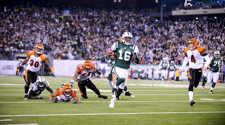 New York Jets wide receiver Brad Smith (16), breaks away to score a touch down in the fourth quarter of an NFL football game against the Cincinnati Bengals at New Meadowlands Stadium, in East Rutherford, N.J., Nov. 25, 2010. Ben Solomon/The New York Times