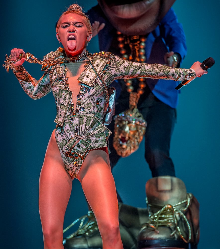 Miley Cyrus brings Bangerz Tour to Louisville's KFC Yum! Center