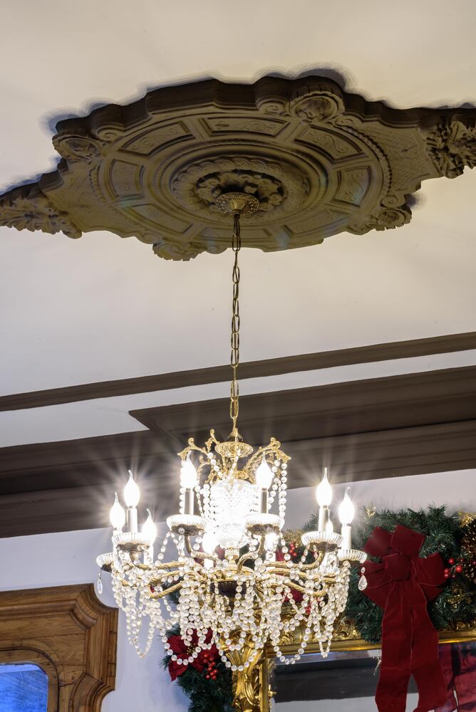 PHOTOS: The Oregon Historic District’s Virtual Grand Holiday Tour of Homes