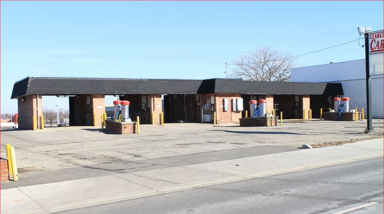 A Montgomery County photo of the car wash at 1335 E. Dorothy Lane, before the recent remodeling.