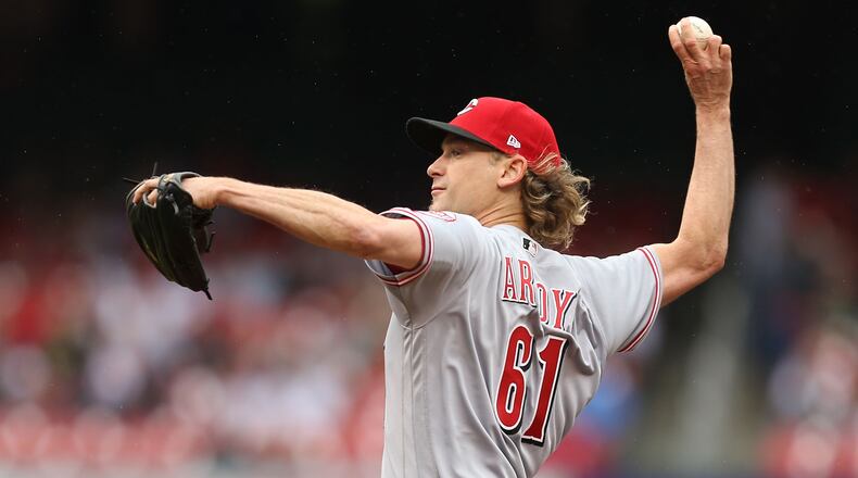 ST. LOUIS, MO - APRIL 30: Bronson Arroyo #61 of the Cincinnati Reds pitches against the St. Louis Cardinals in the first inning at Busch Stadium on April 30, 2017 in St. Louis, Missouri. (Photo by Dilip Vishwanat/Getty Images)