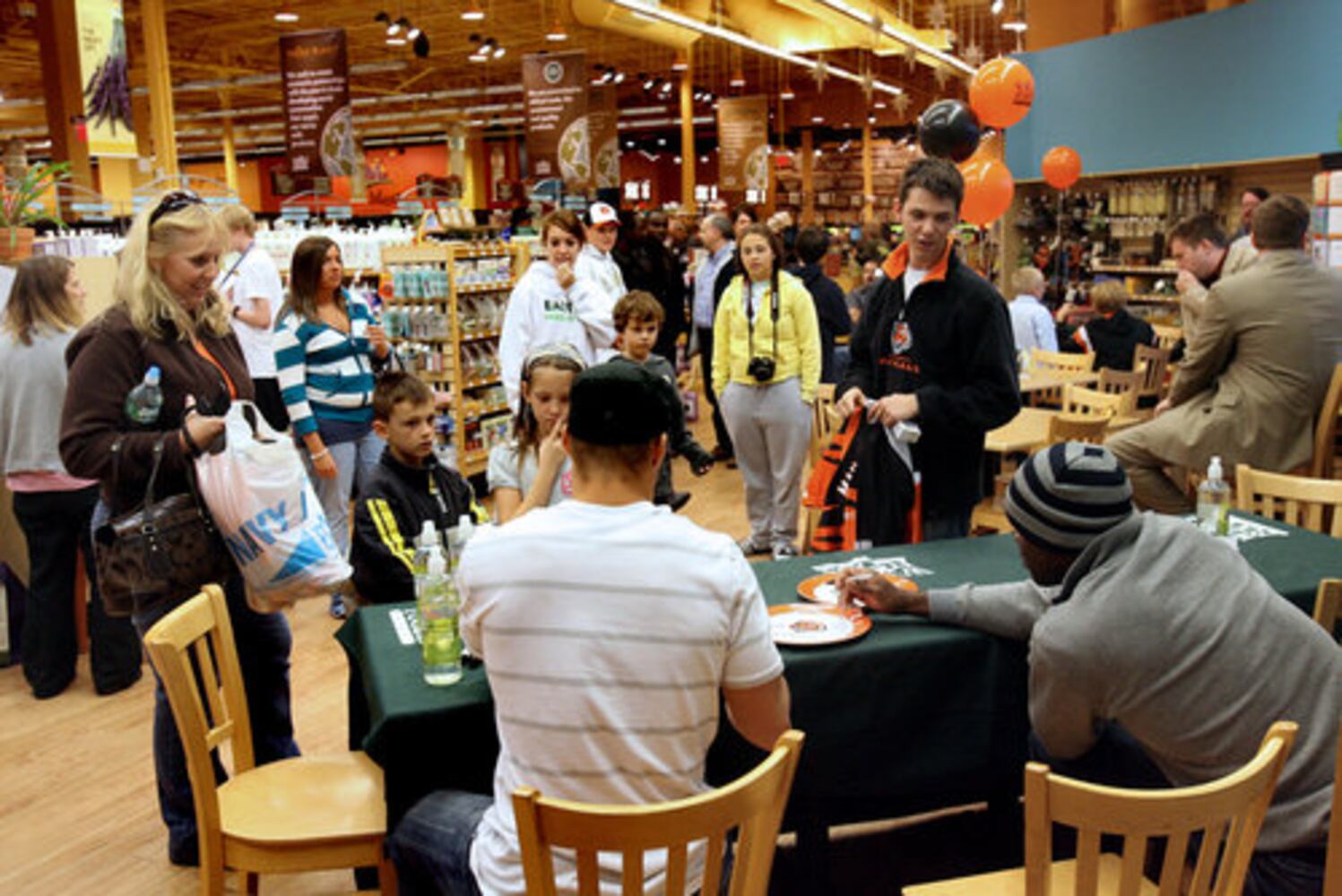 Bengals sign autographs for charity