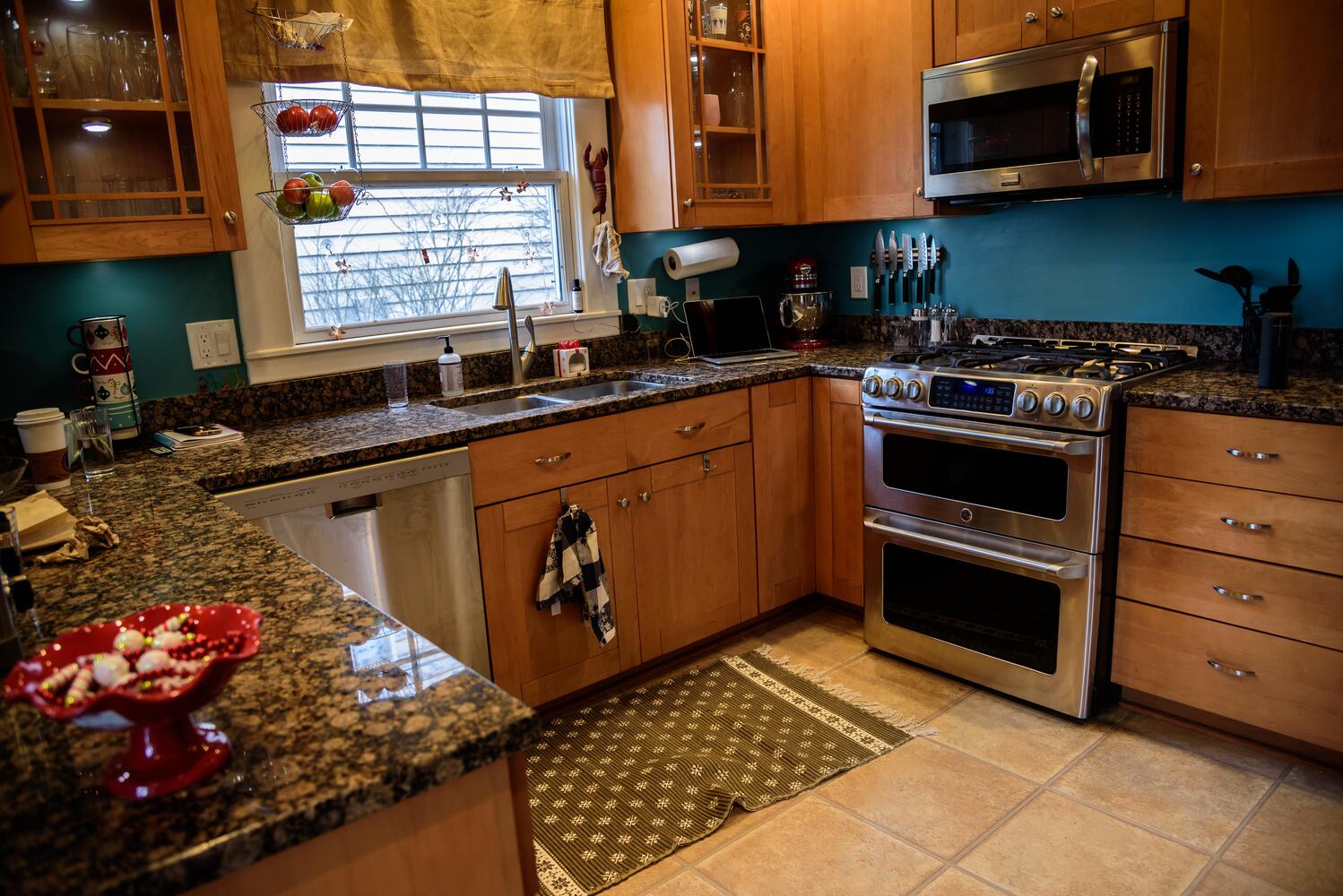 PHOTOS: Inside gorgeous Oakwood homes decorated for its very first  holiday home tour