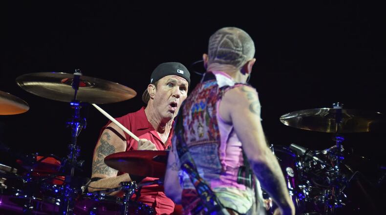 NEW YORK, NY - FEBRUARY 15: Chad Smith (L) and Flea of Red Hot Chili Peppers perform at Madison Square Garden on February 15, 2017 in New York City. (Photo by Mike Coppola/Getty Images)