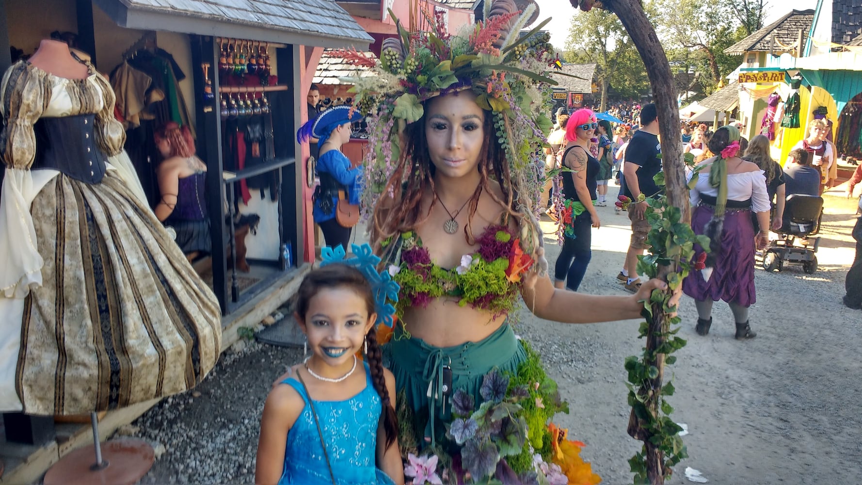 PHOTOS: Check out these AMAZING costumes from Ohio Ren Fest’s fantasy weekend