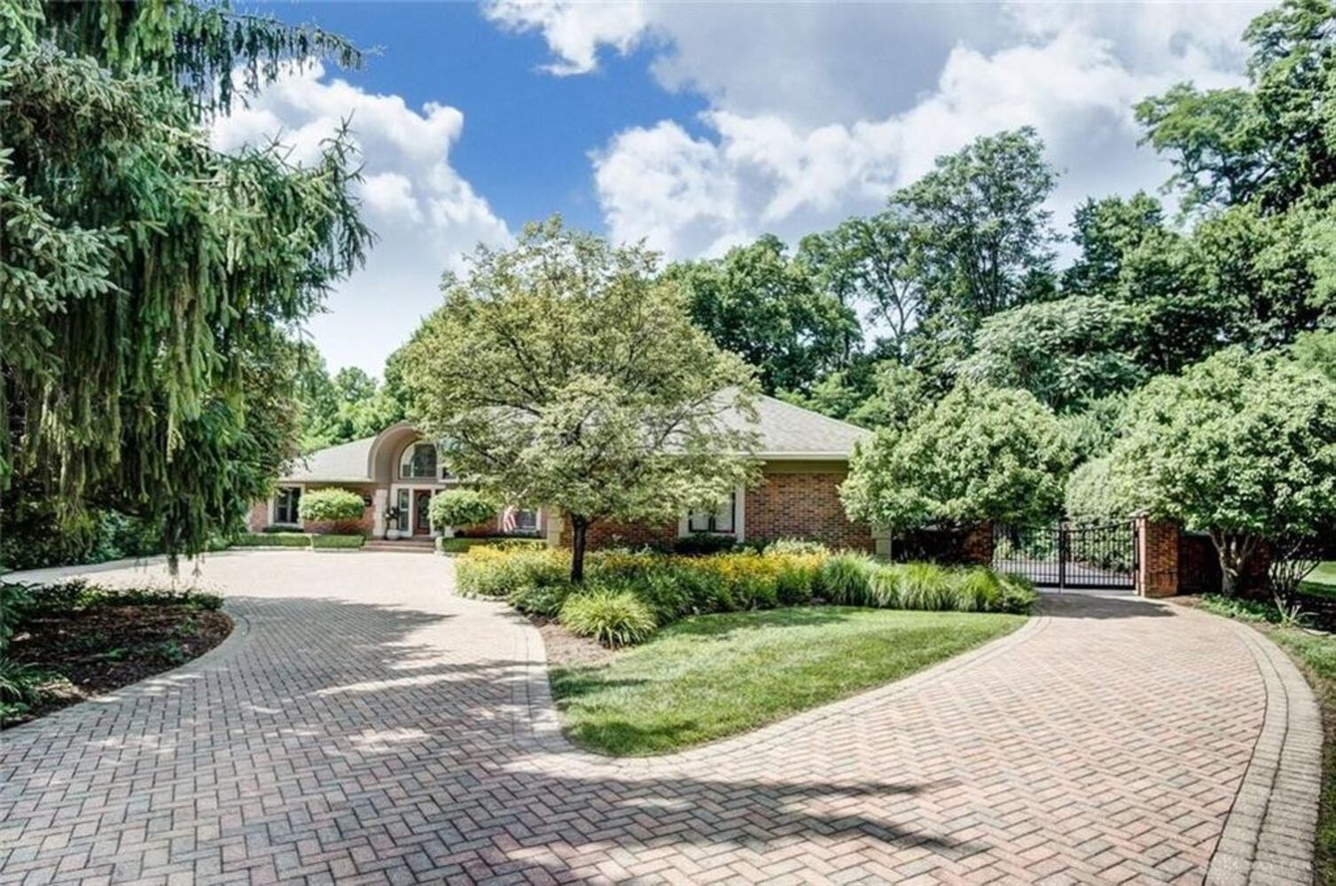 PHOTOS: Luxury Kettering home listed has pool, amazing closets