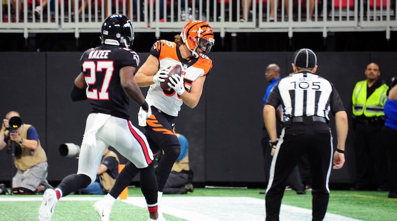 ATLANTA, GA - SEPTEMBER 30: Tyler Eifert #85 of the Cincinnati Bengals catches a pass for a touchdown during the first quarter against the Atlanta Falcons at Mercedes-Benz Stadium on September 30, 2018 in Atlanta, Georgia. (Photo by Scott Cunningham/Getty Images)