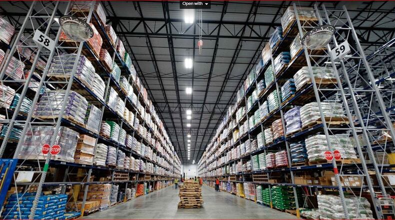 Chewy, the pet food retailer, is looking for 400 new workers for its fulfillment center near Dayton International Airport.