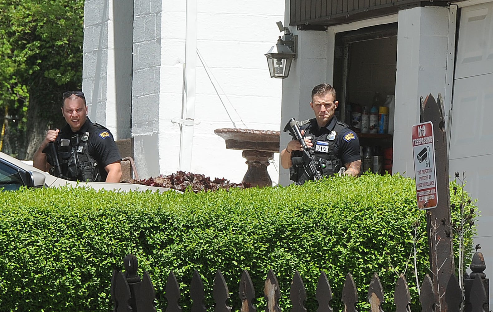 Police investigate shooting on Moraine Avenue in Dayton