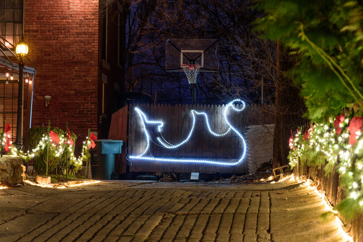 PHOTOS: Holiday on the Hill in the St. Anne's Hill Historic District
