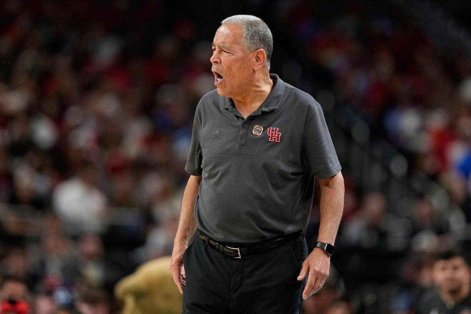 Houston head coach Kelvin Sampson yells during the first half against Florida in the national championship at the Final Four of the NCAA college basketball tournament, Monday, April 7, 2025, in San Antonio. (AP Photo/Brynn Anderson)