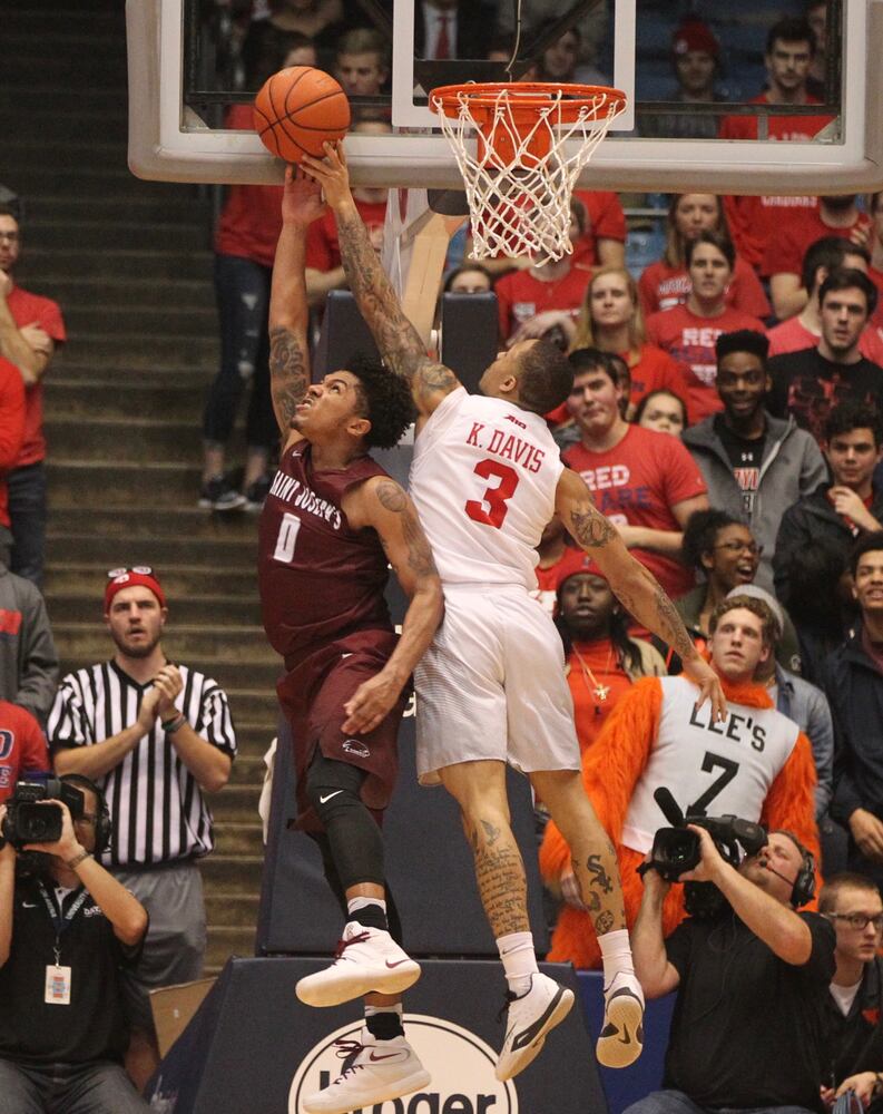 18 photos for 18 wins: Dayton Flyers vs. St. Joseph's