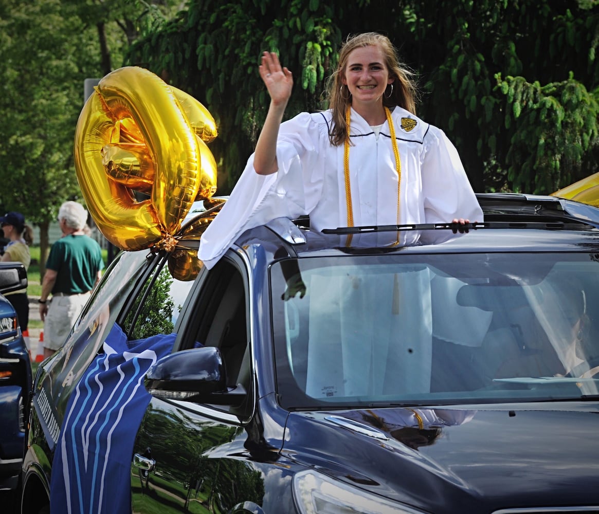 Oakwood community celebrates seniors during parade