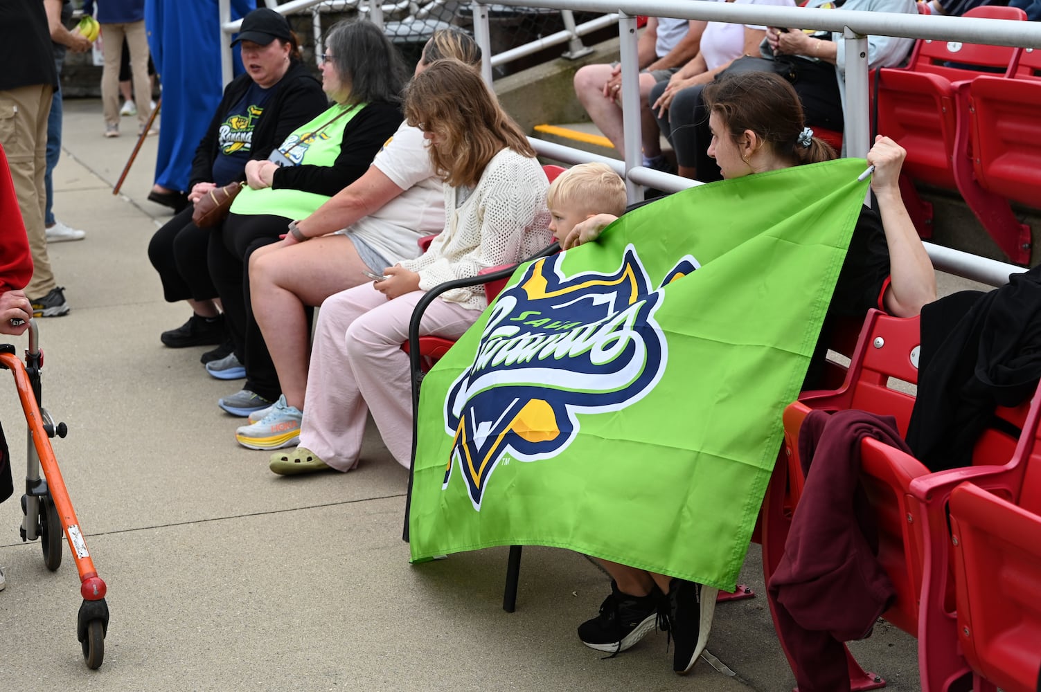 Savannah Bananas make a surprise visit to Nuxhall Miracle League in Fairfield