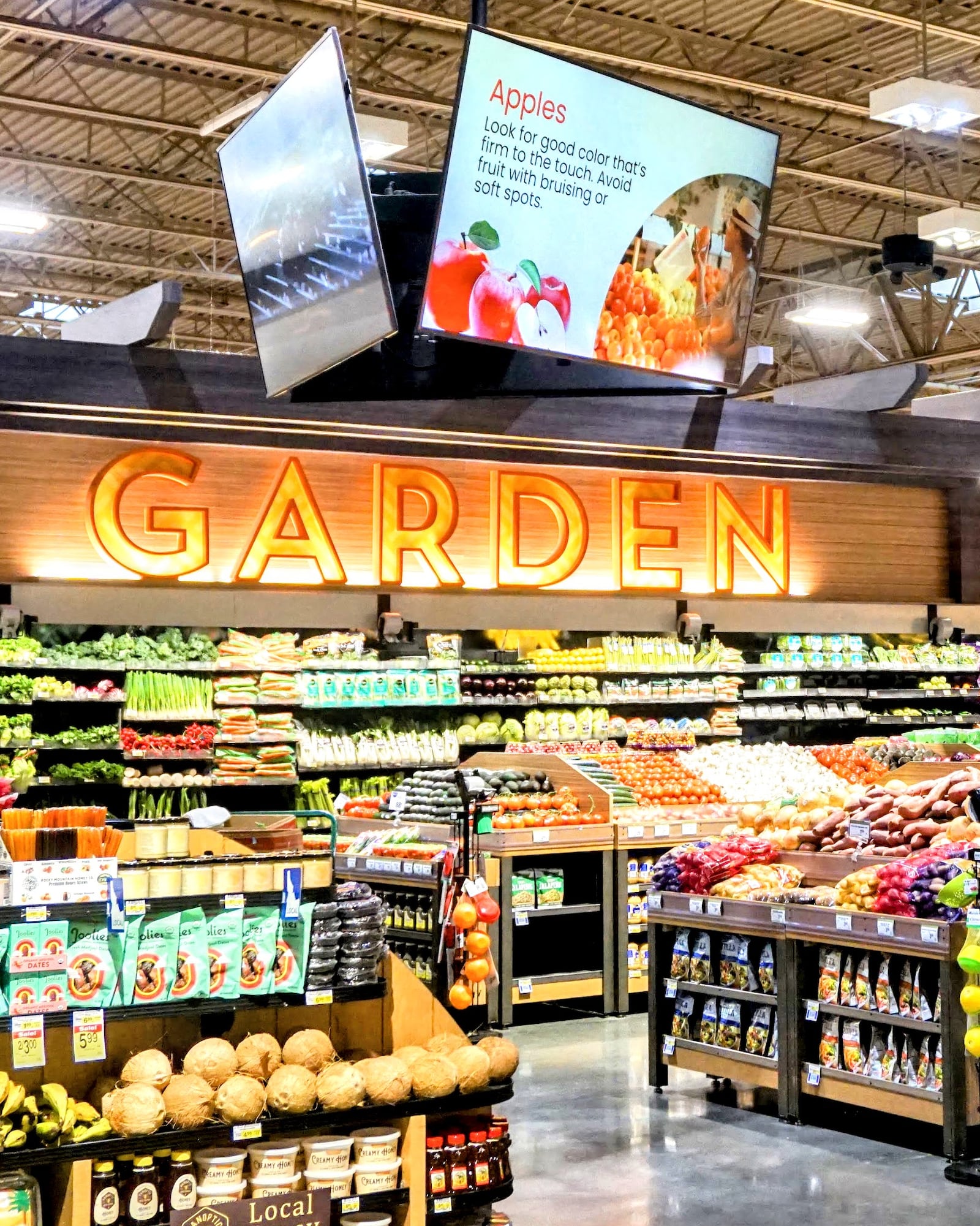 Grocer Albertsons is working with Dayton's Stratacache on new in-story displays and advertising. Albertsons photo