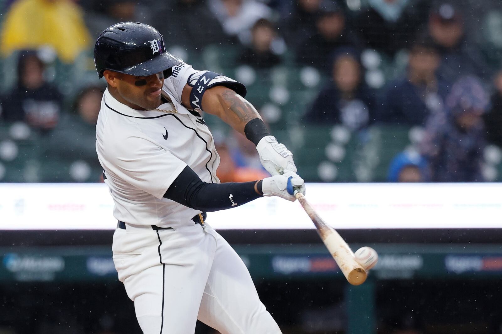 Detroit Tigers' Andy Ibáñez hits a fly ball for an out against the Cleveland Guardians during the sixth inning of a baseball game Thursday, May 22, 2025, in Detroit. (AP Photo/Duane Burleson)