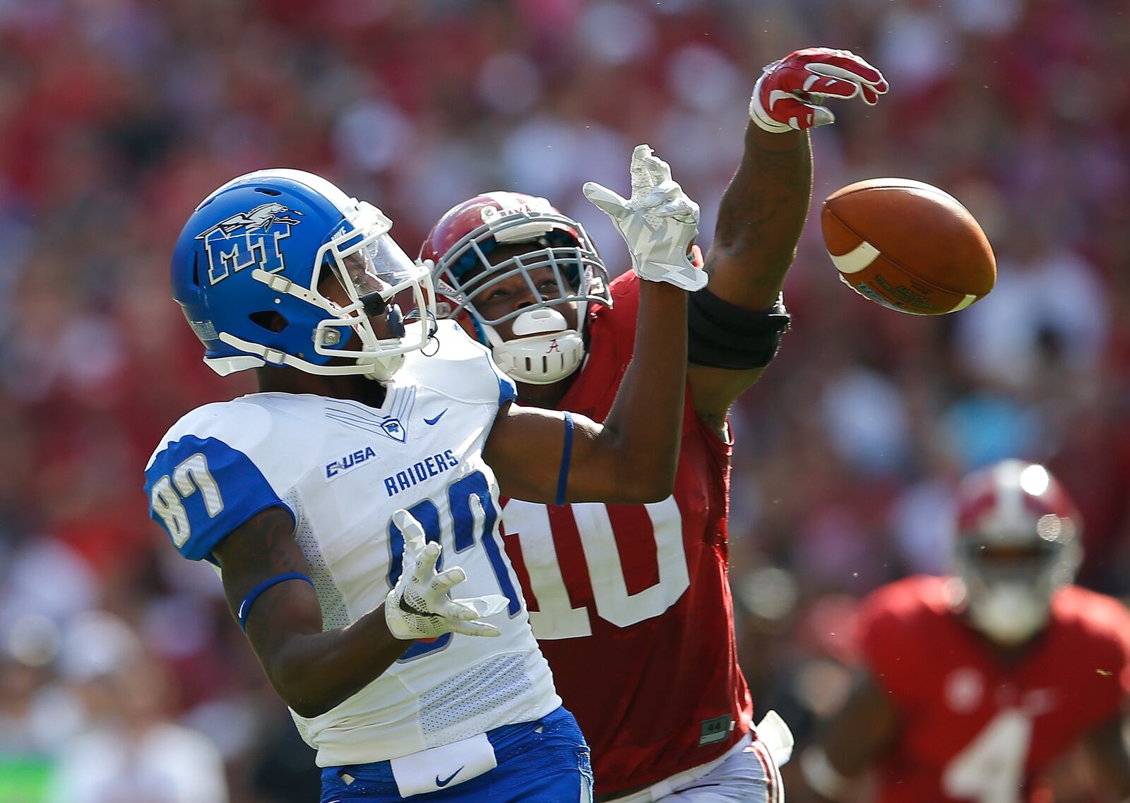 TUSCALOOSA, AL - SEPTEMBER 12: Richie James #87 of the Middle Tennessee Blue Raiders fails to pull in this reception against Reuben Foster #10 of the Alabama Crimson Tide at Bryant-Denny Stadium on September 12, 2015 in Tuscaloosa, Alabama. (Photo by Kevin C. Cox/Getty Images)