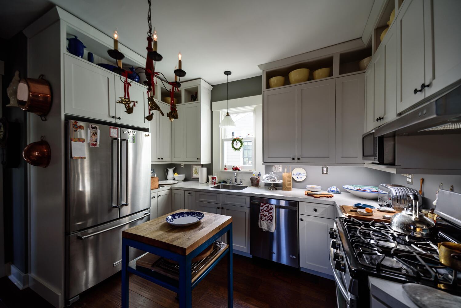 PHOTOS: A Dickens of a Christmas St. Anne’s Hill Holiday Home Tour 2024