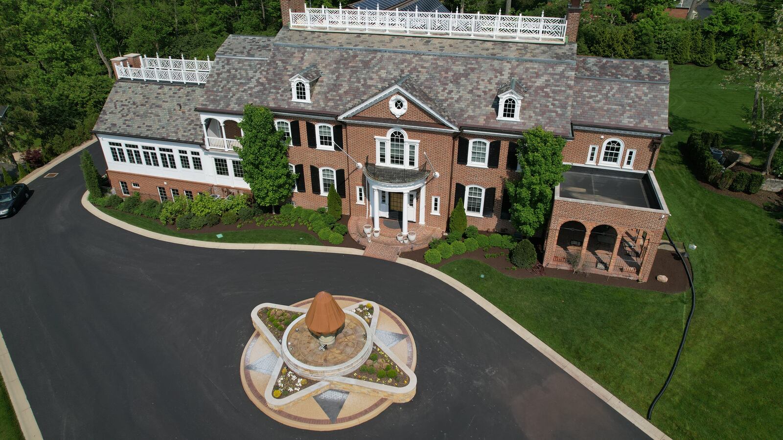 The home of Fred Manchur, former CEO of Kettering Health, on Stonebridge Road in Kettering behind the Kettering Health Main Campus. JIM NOELKER/STAFF