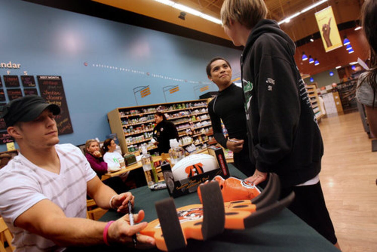 Bengals sign autographs for charity
