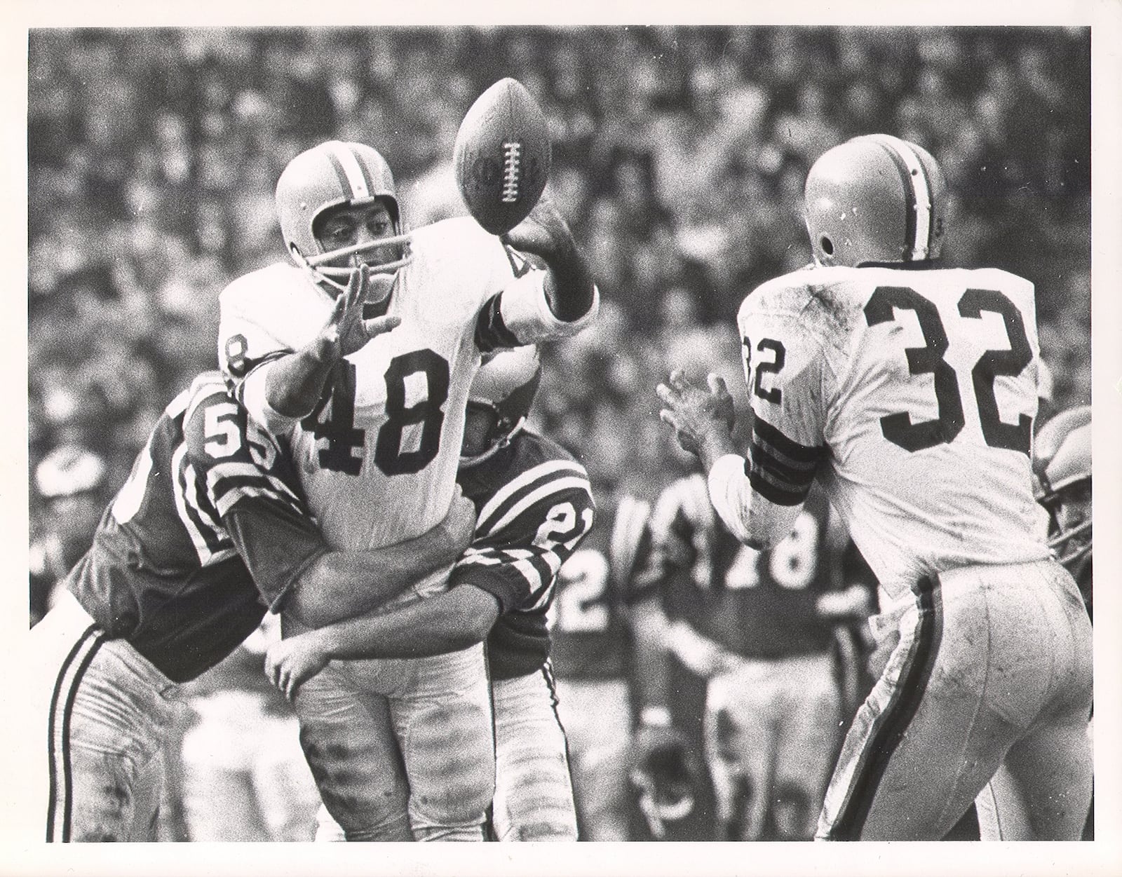 Ernie Green (left) formed a potent backfield combination with Hall of Famer Jim Brown (32) with the Cleveland Browns during the 1963 and 1964 seasons. The Browns won the NFL championship in 1964. (Photo courtesy of Cleveland Browns)