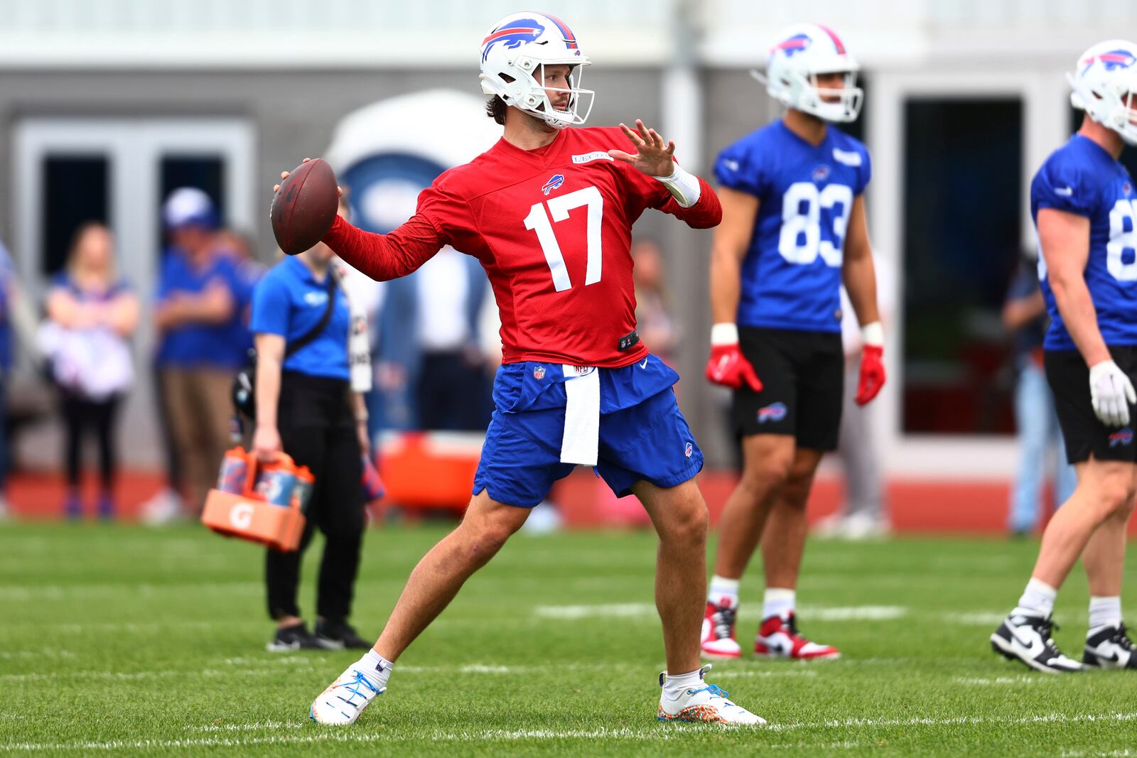 Buffalo Bills quarterback Josh Allen throws the ball during NFL football practice in Orchard Park, N.Y., Tuesday May 27, 2025. (AP Photo/Jeffrey T. Barnes)