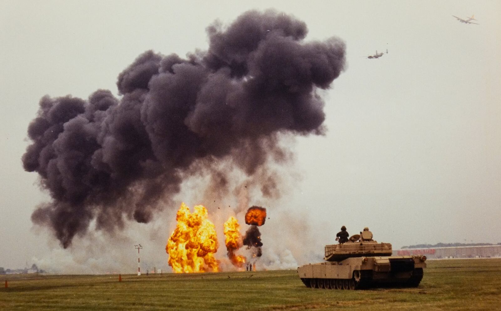 World War II vintage bombers give a show for the crowd at the 1992 Dayton Air Show. COURTESY OF WRIGHT STATE UNIVERSITY, DAYTON DAILY NEWS ARCHIVE