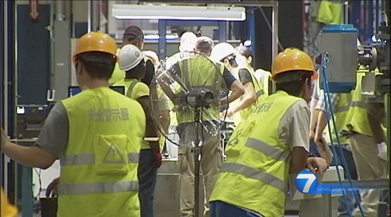 Fuyao workers continue to vote on union