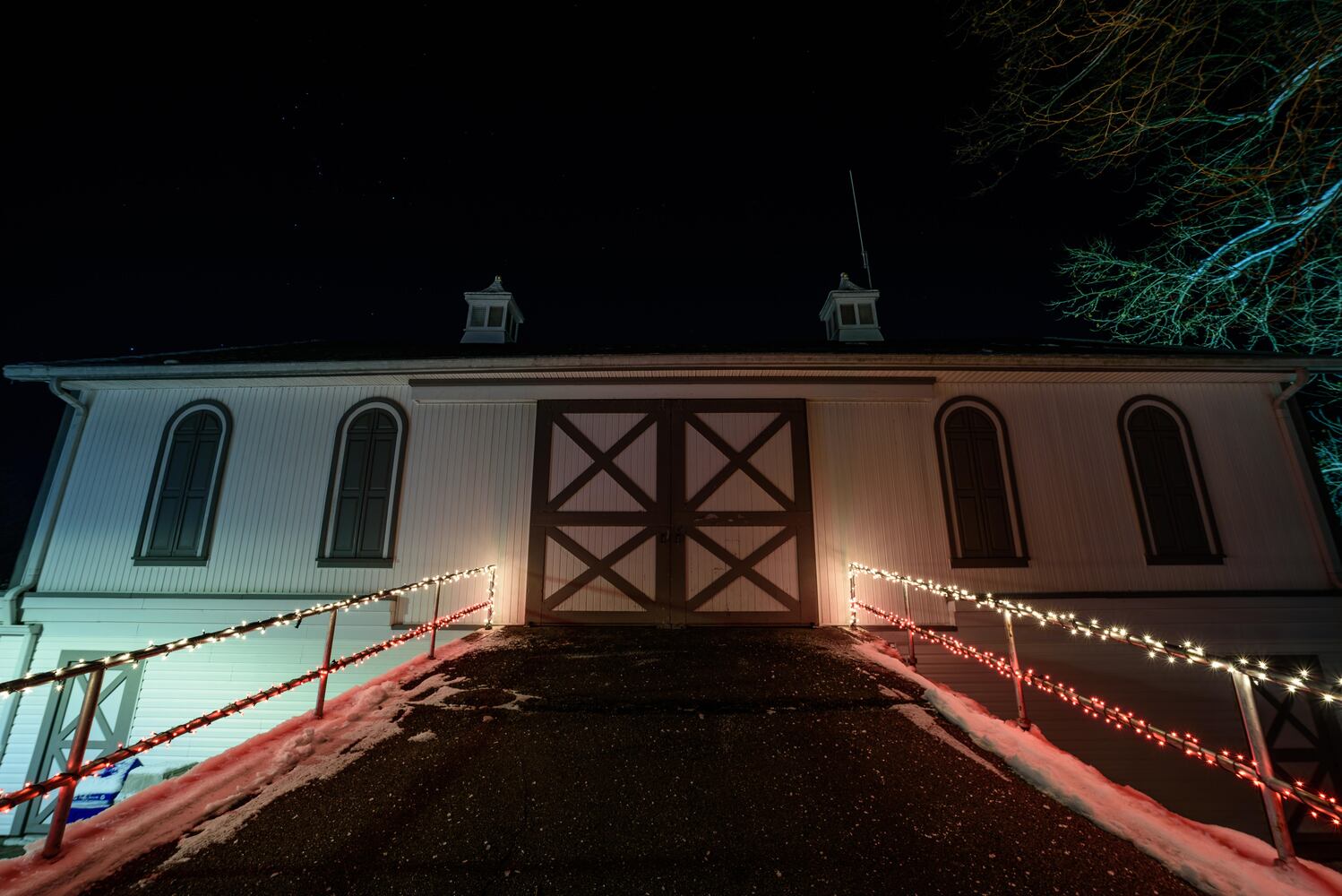 PHOTOS: Polen Farm light up for the holidays will take your breath away